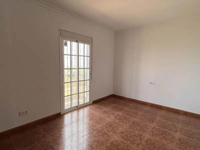 House - Finca - Cortijo в продаже в Alhaurín de la Torre, Málaga. В доме 8 спален и 2 ванных комнат. Площадь дома 489 м². Площадь участка 28447 м²