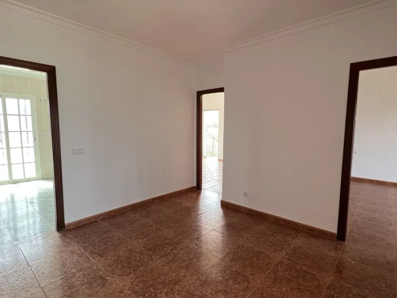 House - Finca - Cortijo в продаже в Alhaurín de la Torre, Málaga. В доме 8 спален и 2 ванных комнат. Площадь дома 489 м². Площадь участка 28447 м²