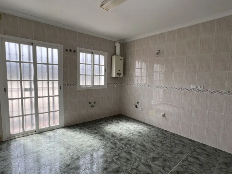 House - Finca - Cortijo в продаже в Alhaurín de la Torre, Málaga. В доме 8 спален и 2 ванных комнат. Площадь дома 489 м². Площадь участка 28447 м²