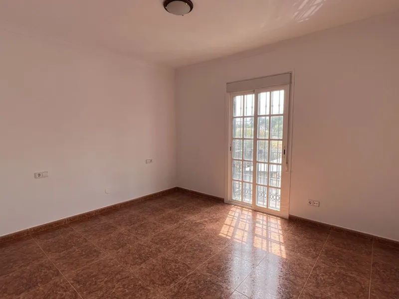 House - Finca - Cortijo в продаже в Alhaurín de la Torre, Málaga. В доме 8 спален и 2 ванных комнат. Площадь дома 489 м². Площадь участка 28447 м²