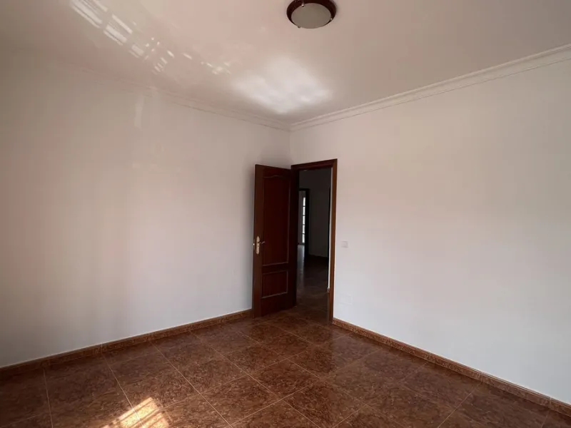 House - Finca - Cortijo в продаже в Alhaurín de la Torre, Málaga. В доме 8 спален и 2 ванных комнат. Площадь дома 489 м². Площадь участка 28447 м²