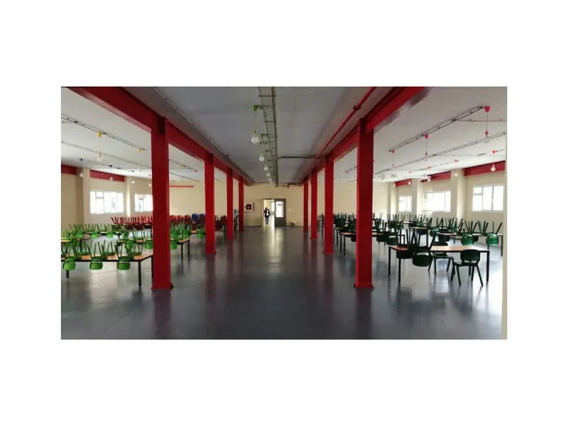 Property built with the idea of housing a private school, which can now be adapted, extended and new buildings constructed, on a plot of 12,692 m2 for rent to buy, with a net buildability of 1.5 m2t/m2s and a ground floor occupation of 60%, of which 2,626