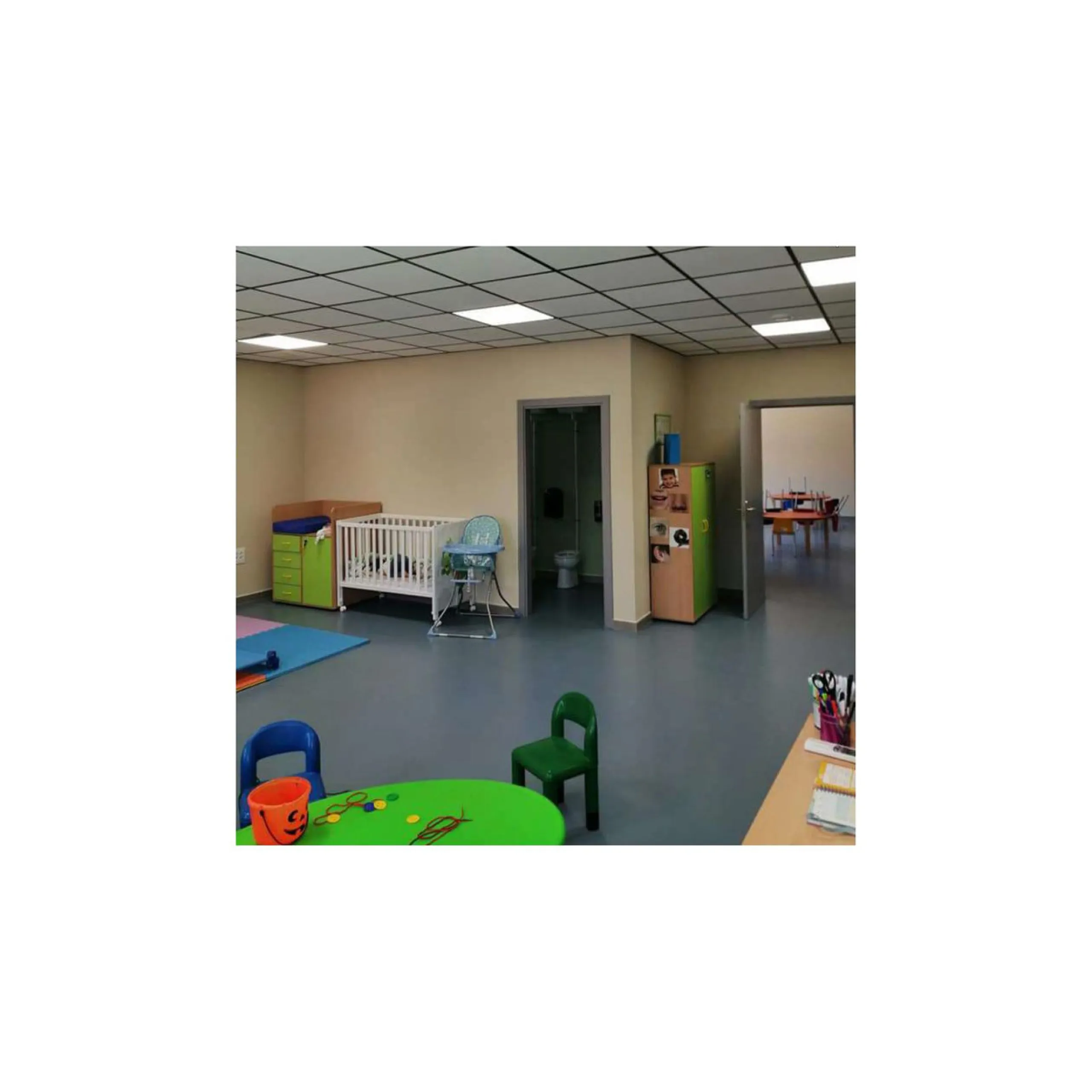 Property built with the idea of housing a private school, which can now be adapted, extended and new buildings constructed, on a plot of 12,692 m2 for rent to buy, with a net buildability of 1.5 m2t/m2s and a ground floor occupation of 60%, of which 2,626