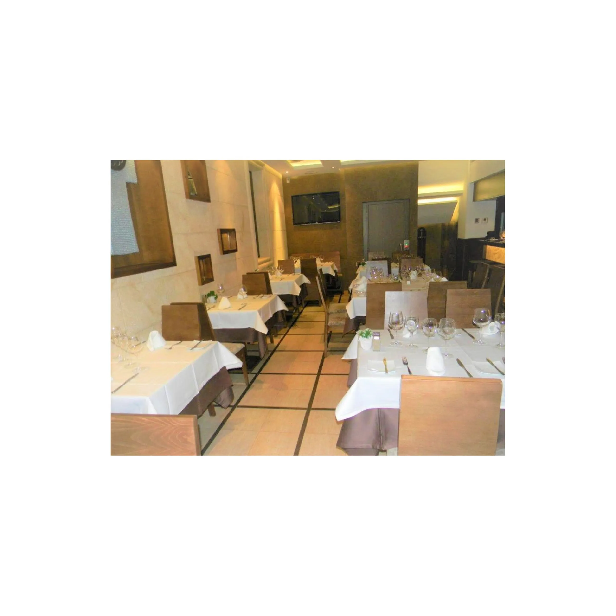 Premises in which a restaurant was operating, currently closed.