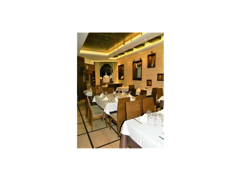 Premises in which a restaurant was operating, currently closed.