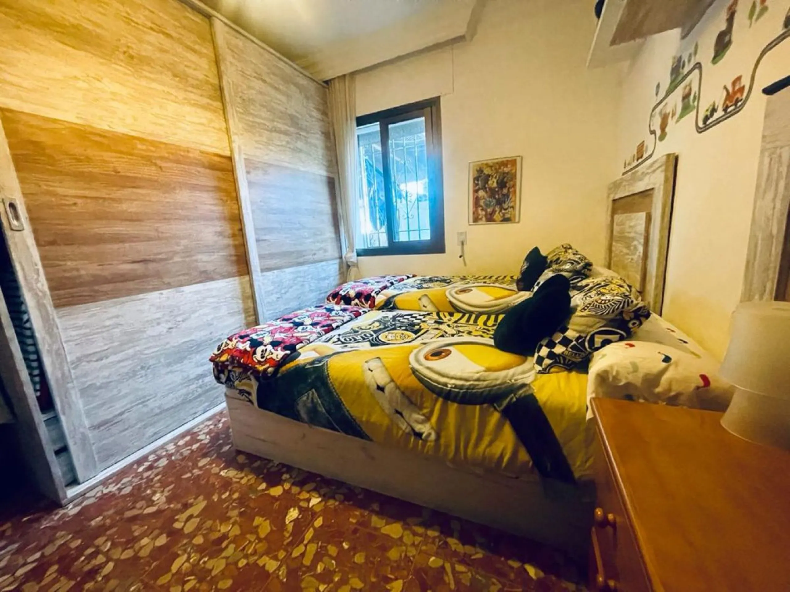 Large house in the centre of Cancelada with almost 4,000 m2 of land around it.