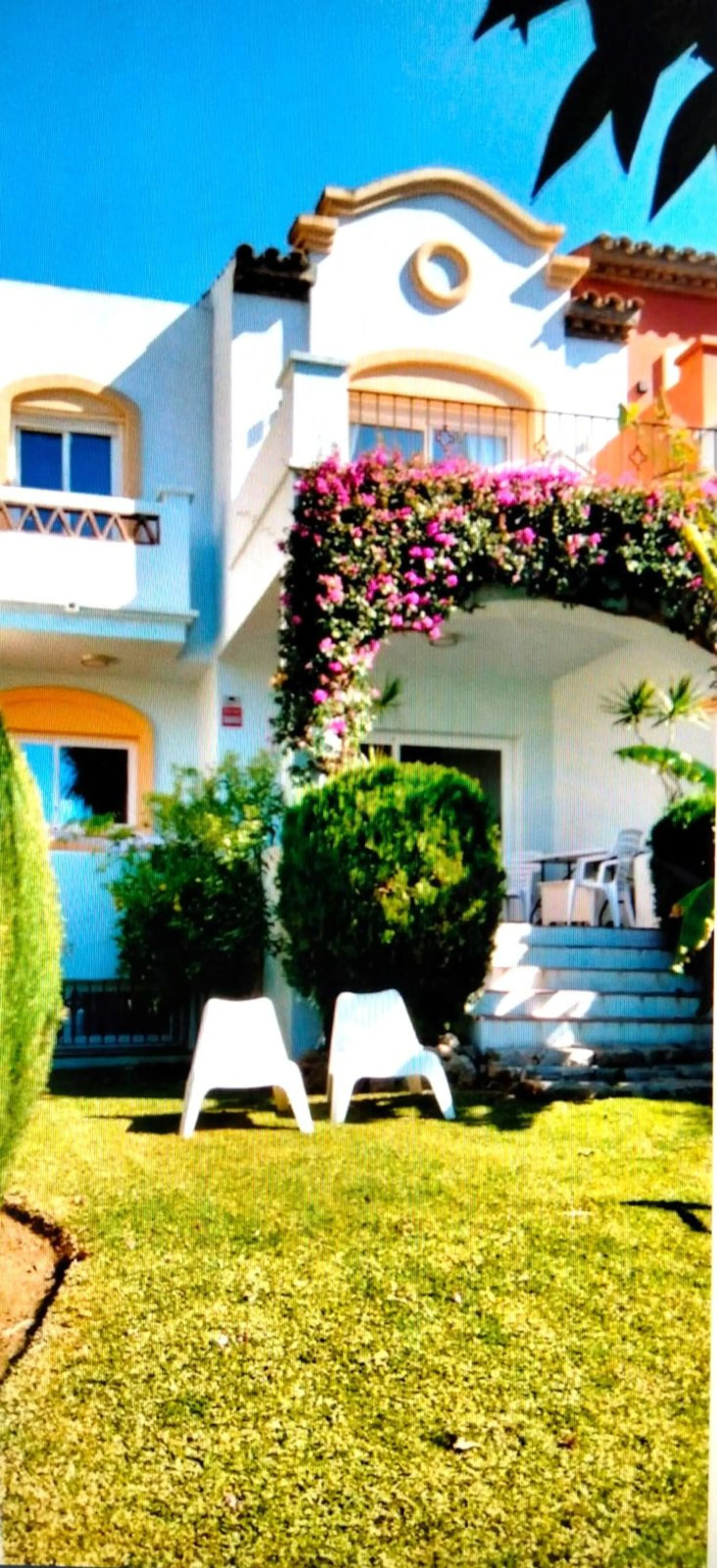 Townhouse, located in the luxury urbanisation LA ALZAMBRA VASSARY near Puerto Banus.