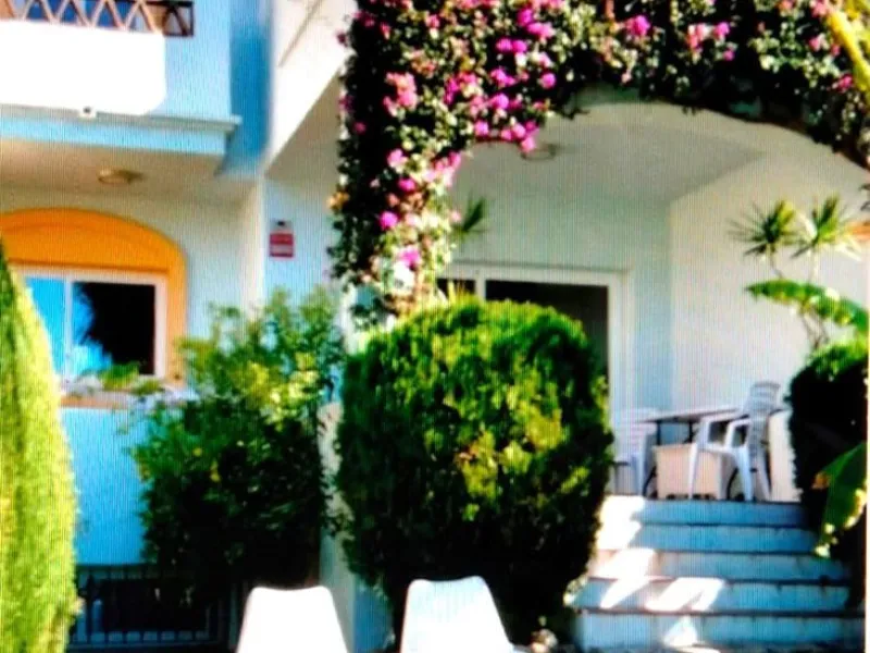 Townhouse, located in the luxury urbanisation LA ALZAMBRA VASSARY near Puerto Banus.