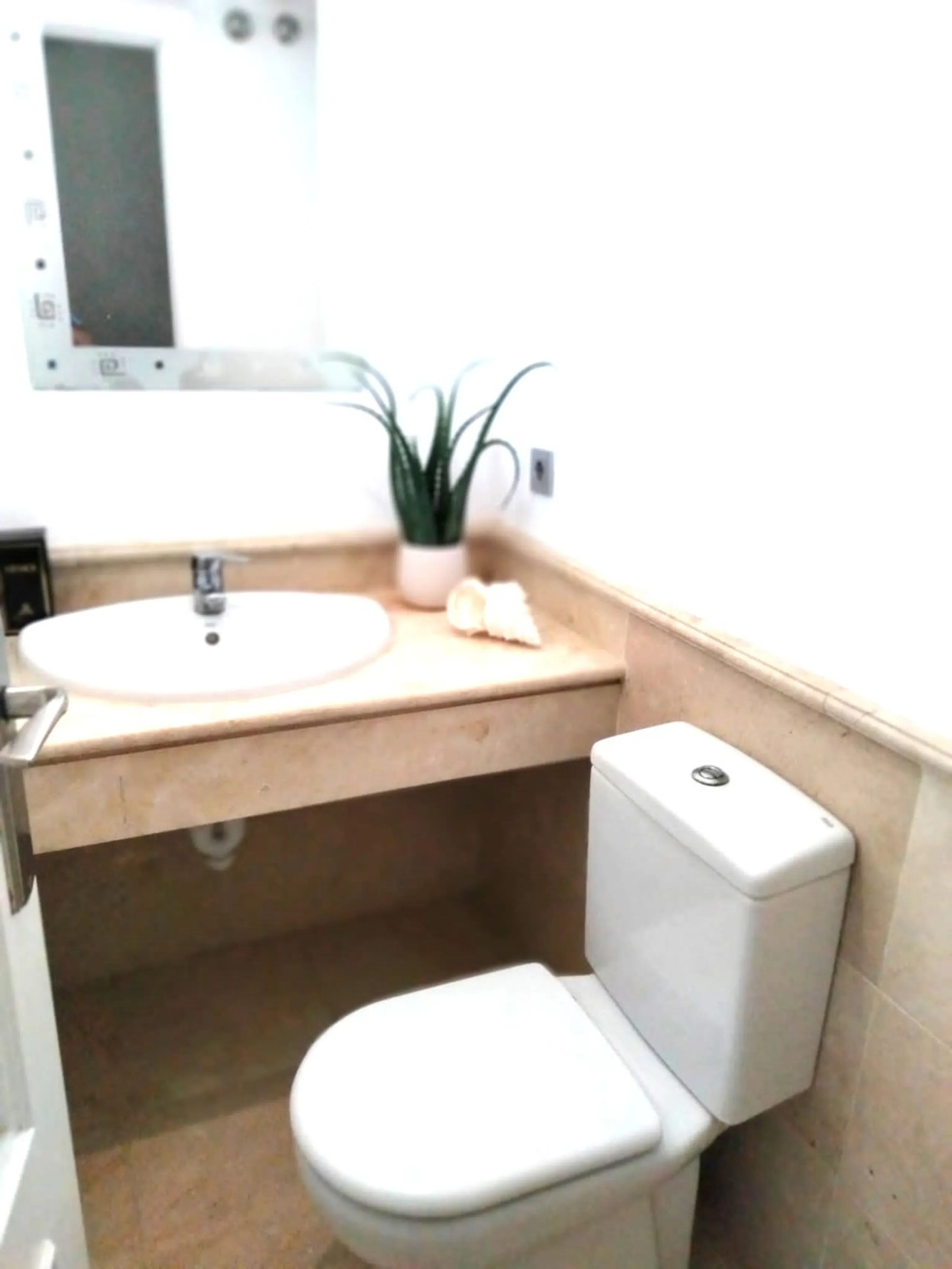 Townhouse, located in the luxury urbanisation LA ALZAMBRA VASSARY near Puerto Banus.