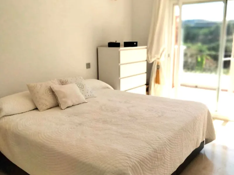 Townhouse, located in the luxury urbanisation LA ALZAMBRA VASSARY near Puerto Banus.