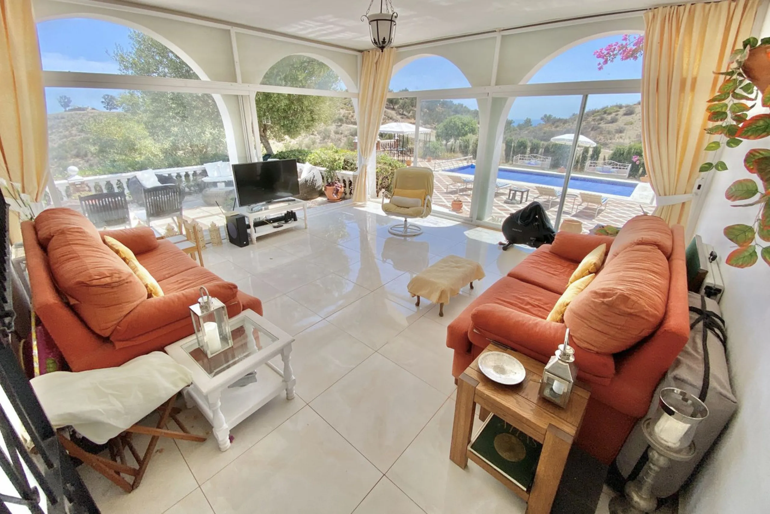 REDUCED - Beautiful 4 bed hillside villa with large swimming pool on elevated 3000 m2 plot just 7 mins above popular "La Cala de Mijas" blue flag beaches. Offering privacy & stunning panoramic sea, mountain & country views.