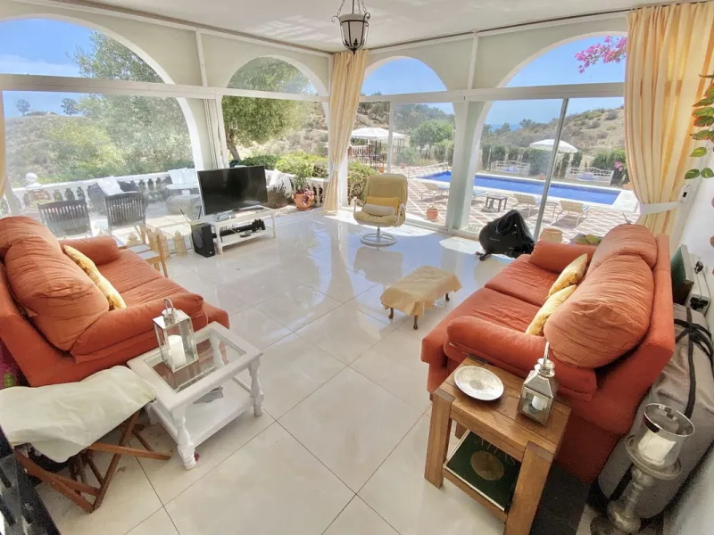 REDUCED - Beautiful 4 bed hillside villa with large swimming pool on elevated 3000 m2 plot just 7 mins above popular "La Cala de Mijas" blue flag beaches. Offering privacy & stunning panoramic sea, mountain & country views.