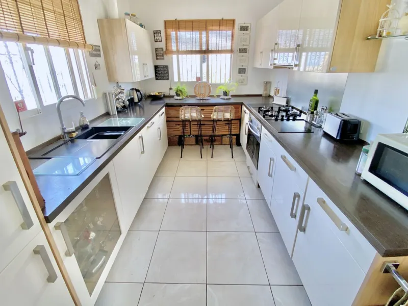 REDUCED - Beautiful 4 bed hillside villa with large swimming pool on elevated 3000 m2 plot just 7 mins above popular "La Cala de Mijas" blue flag beaches. Offering privacy & stunning panoramic sea, mountain & country views.