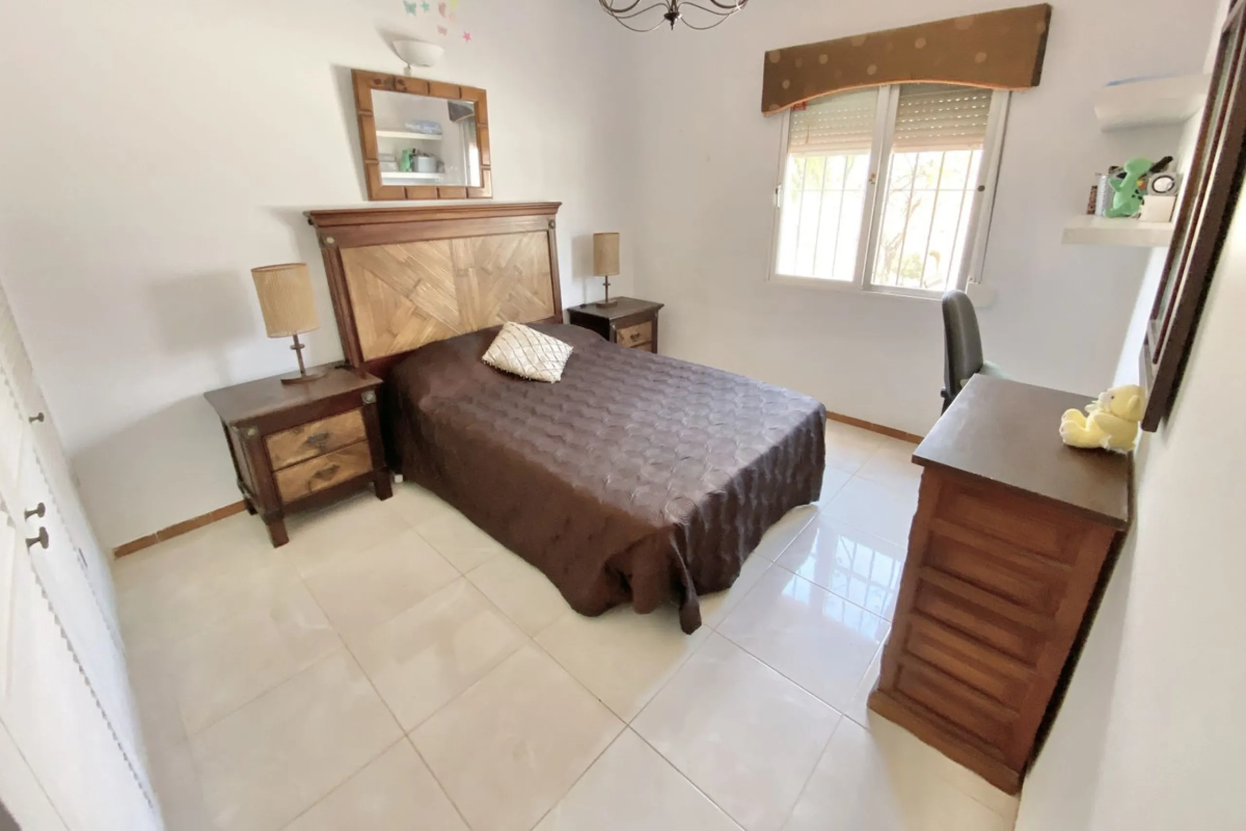 REDUCED - Beautiful 4 bed hillside villa with large swimming pool on elevated 3000 m2 plot just 7 mins above popular "La Cala de Mijas" blue flag beaches. Offering privacy & stunning panoramic sea, mountain & country views.