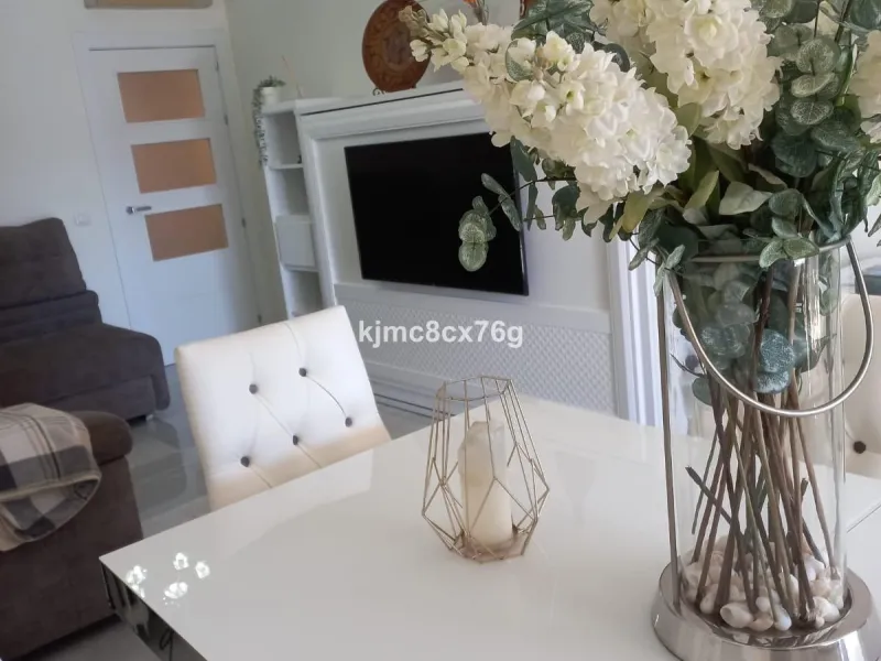Apartment - Middle Floor Apartment в продаже в Mijas, Málaga. В доме 3 спален и 2 ванных комнат. Площадь дома 155 м²