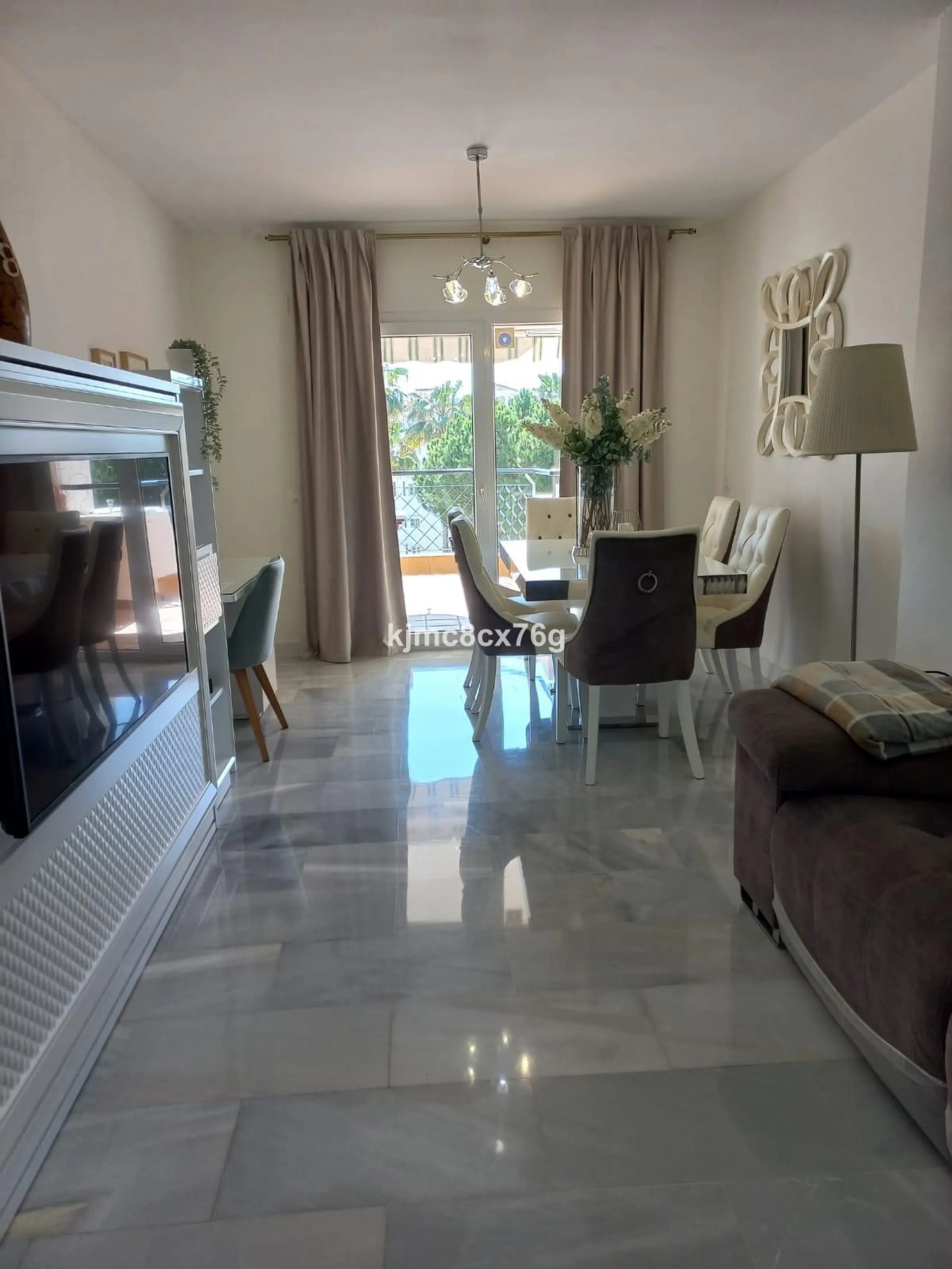 Apartment - Middle Floor Apartment в продаже в Mijas, Málaga. В доме 3 спален и 2 ванных комнат. Площадь дома 155 м²