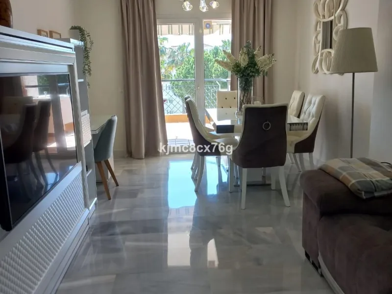 Apartment - Middle Floor Apartment в продаже в Mijas, Málaga. В доме 3 спален и 2 ванных комнат. Площадь дома 155 м²