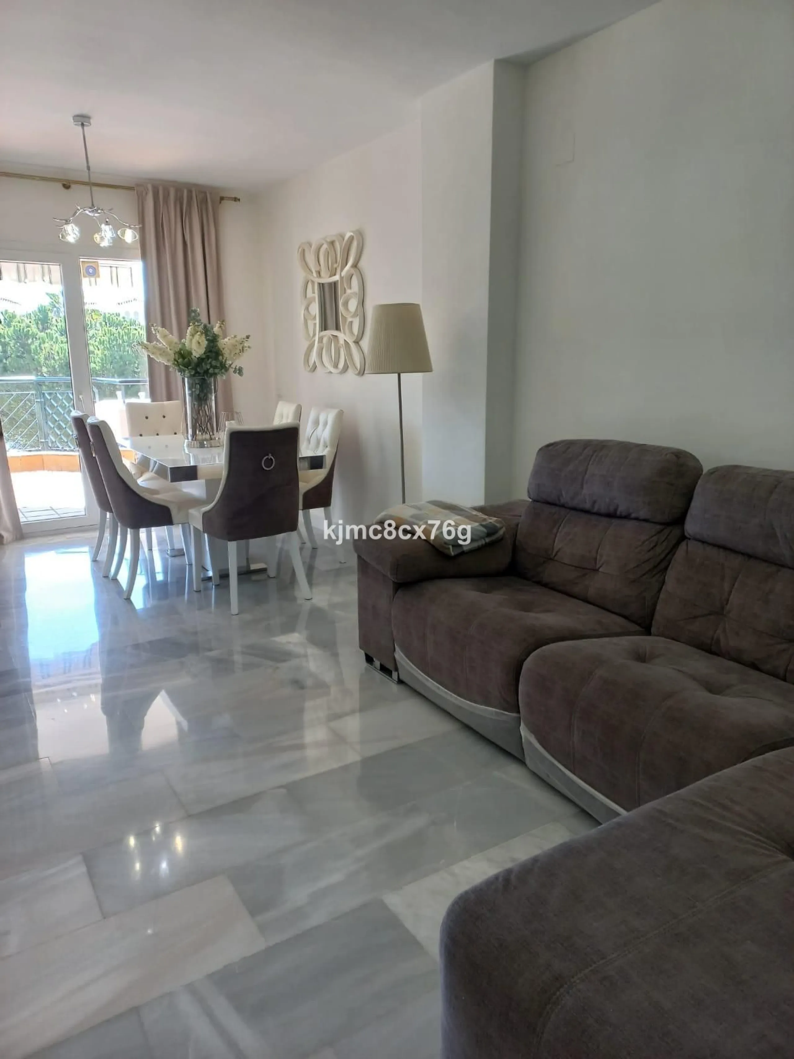 Apartment - Middle Floor Apartment в продаже в Mijas, Málaga. В доме 3 спален и 2 ванных комнат. Площадь дома 155 м²