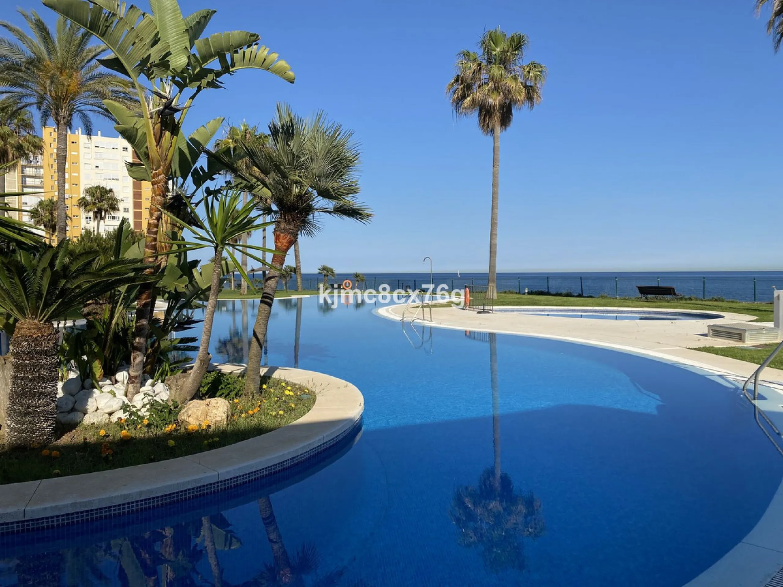 Apartment - Middle Floor Apartment в продаже в Mijas, Málaga. В доме 3 спален и 2 ванных комнат. Площадь дома 155 м²