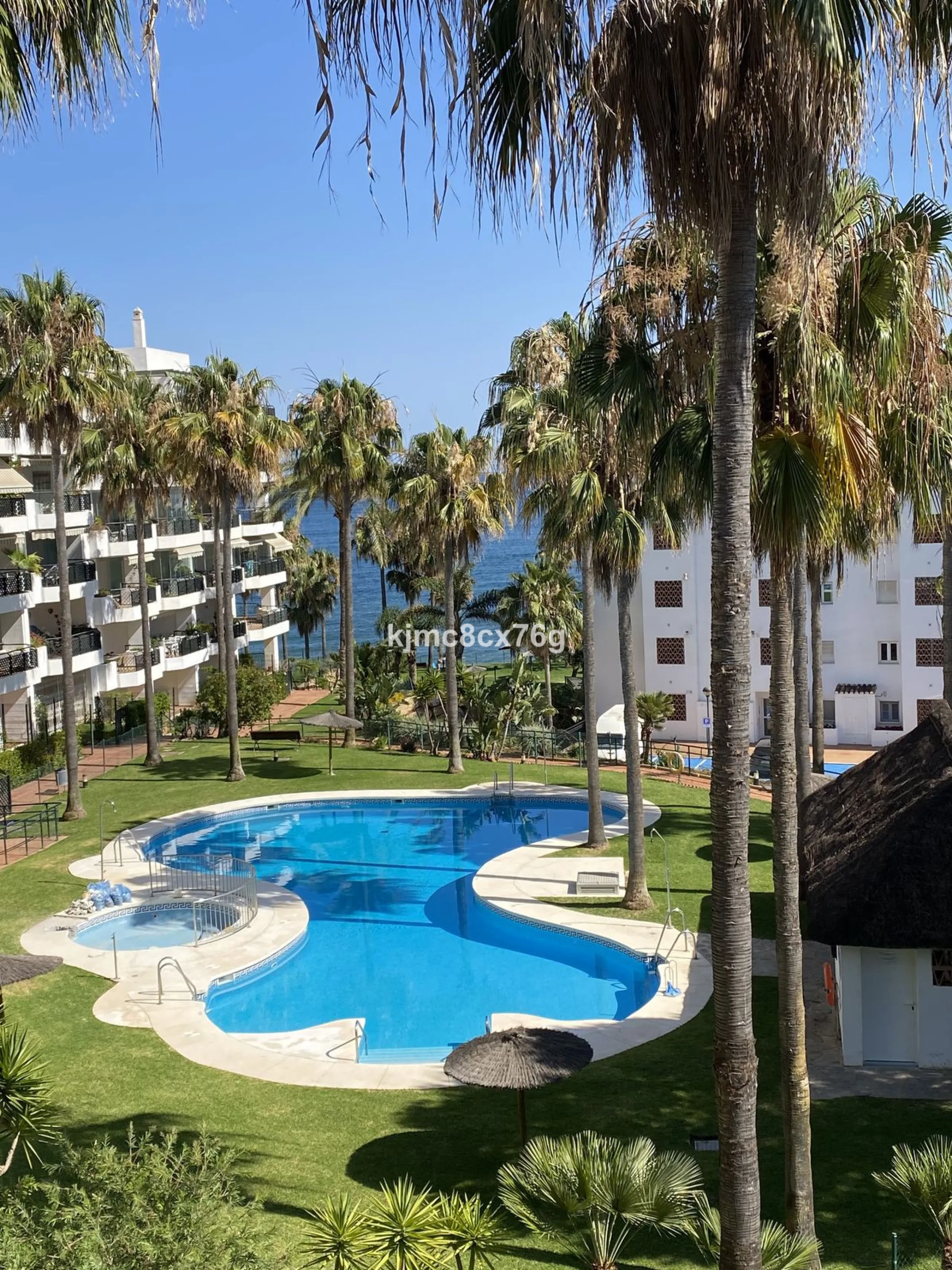 Apartment - Middle Floor Apartment в продаже в Mijas, Málaga. В доме 3 спален и 2 ванных комнат. Площадь дома 155 м²