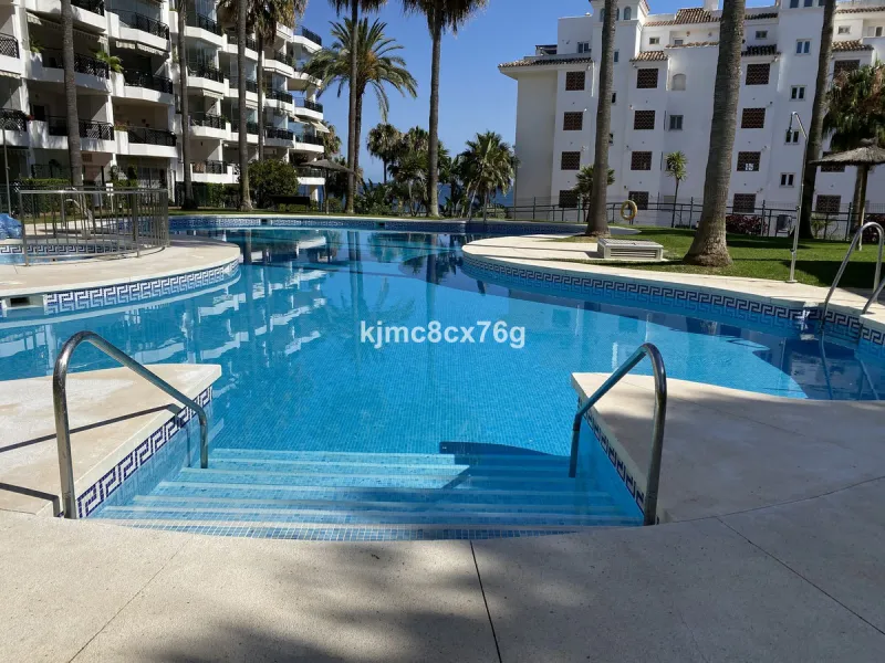 Apartment - Middle Floor Apartment в продаже в Mijas, Málaga. В доме 3 спален и 2 ванных комнат. Площадь дома 155 м²