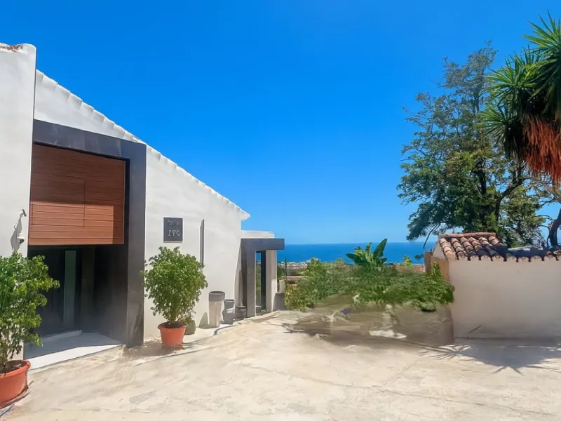 Exceptional Investment Opportunity – Contemporary Villa with 360° Panoramic Sea, Forest & Mountain Views