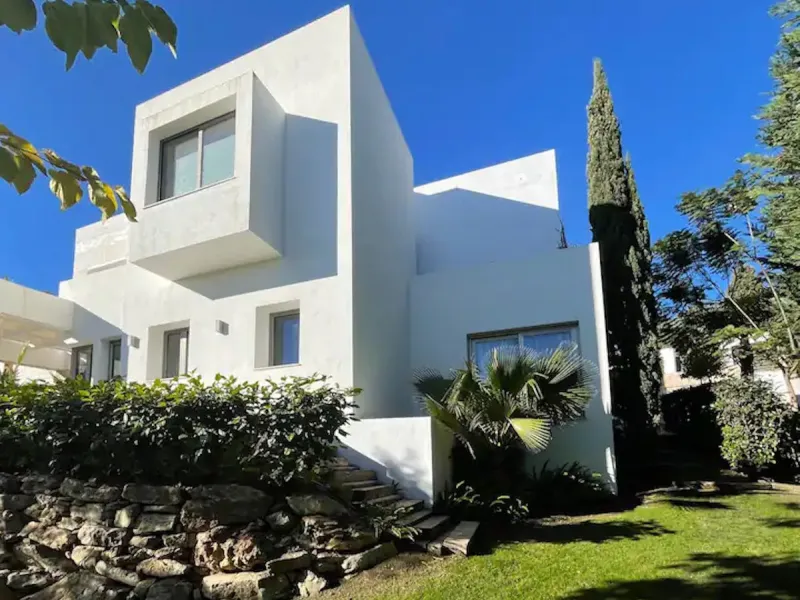 This magnificent villa is an open plan one, and the ground floor flows into the terrace and the garden with lovely sea views and a vast infinity pool, leading to a chill-out area with a fireplace. The villa has ensuite bedrooms on each floor, which gives 