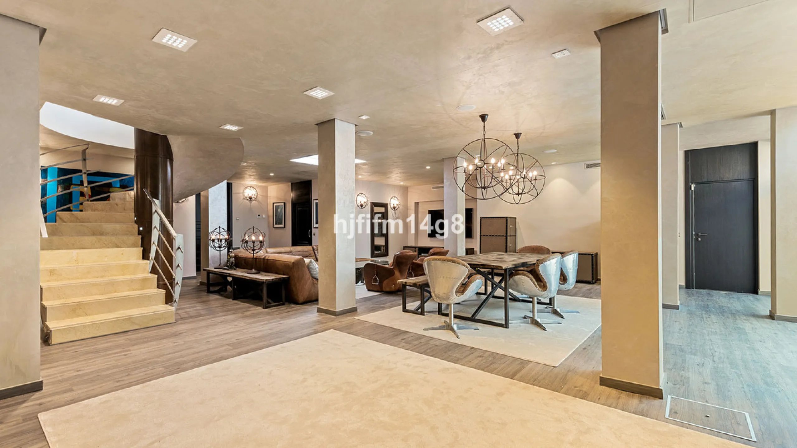 Located in the exclusive and tranquil residential area of La Quinta, this incredible villa designed by Ángel Taborda, benefits from privileged location and views of the natural surroundings. The true masterpiece of architectural design that makes this vil