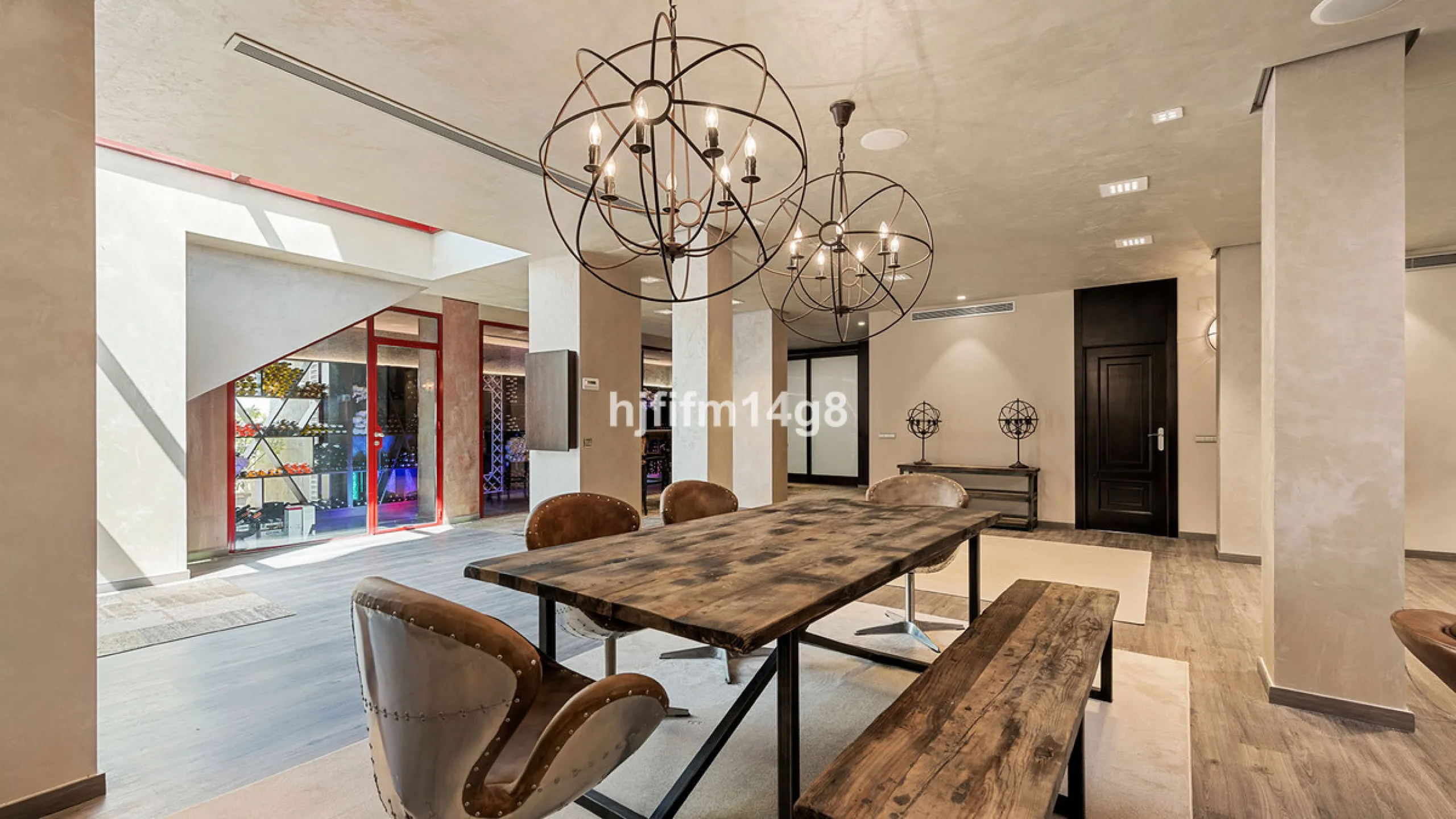 Located in the exclusive and tranquil residential area of La Quinta, this incredible villa designed by Ángel Taborda, benefits from privileged location and views of the natural surroundings. The true masterpiece of architectural design that makes this vil