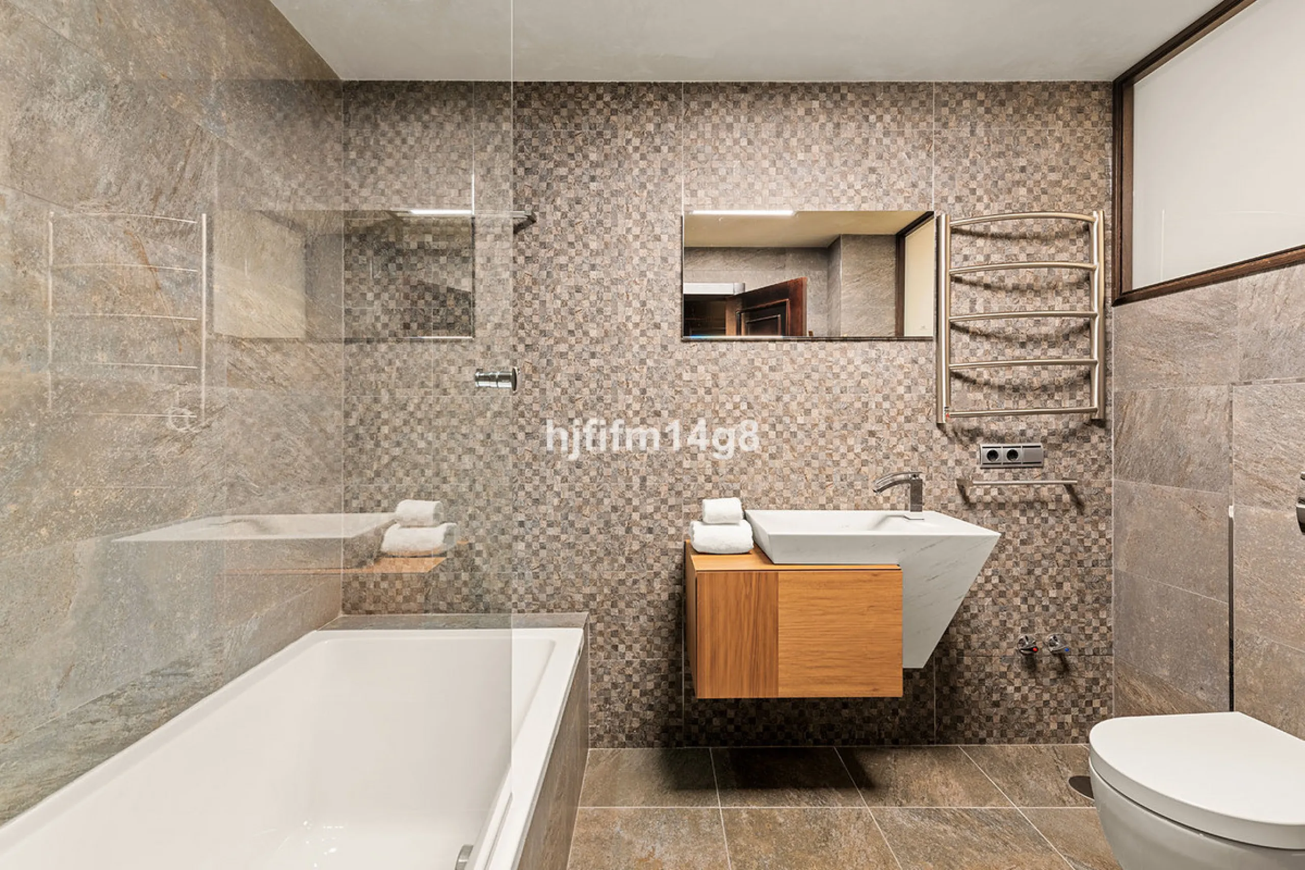 Located in the exclusive and tranquil residential area of La Quinta, this incredible villa designed by Ángel Taborda, benefits from privileged location and views of the natural surroundings. The true masterpiece of architectural design that makes this vil