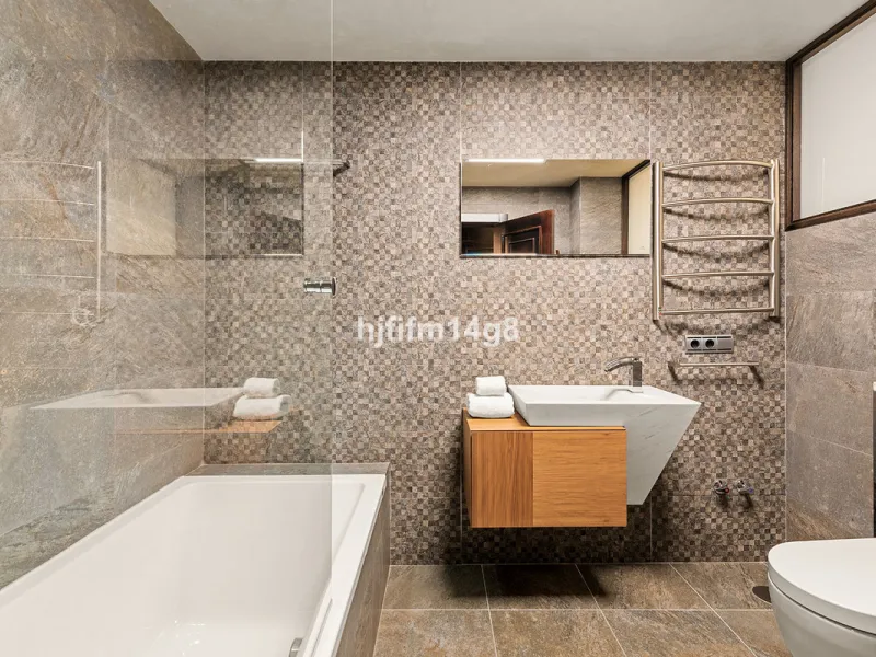 Located in the exclusive and tranquil residential area of La Quinta, this incredible villa designed by Ángel Taborda, benefits from privileged location and views of the natural surroundings. The true masterpiece of architectural design that makes this vil