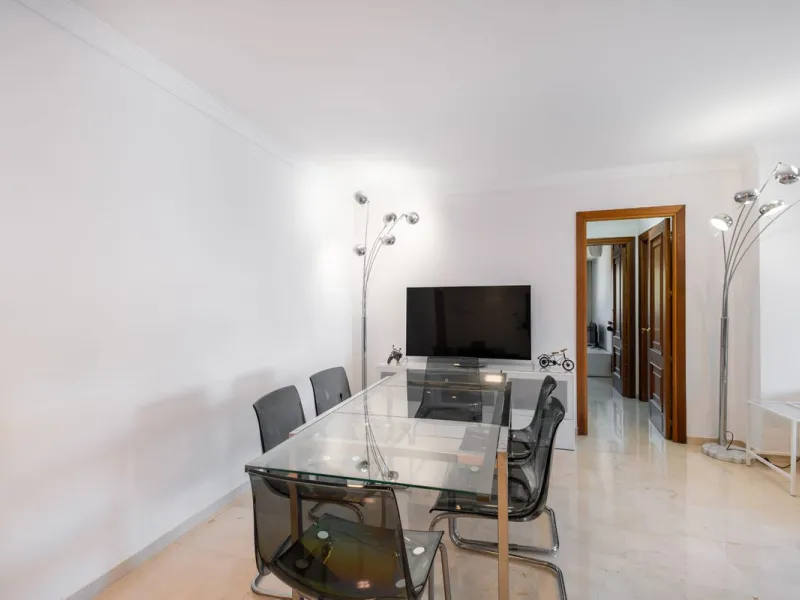 Apartment - Middle Floor Apartment в продаже в Marbella, Málaga. В доме 2 спален и 2 ванных комнат. Площадь дома 107 м²