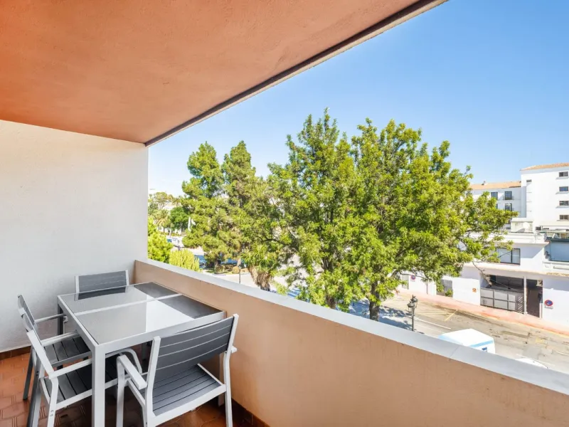 Apartment - Middle Floor Apartment в продаже в Marbella, Málaga. В доме 2 спален и 2 ванных комнат. Площадь дома 107 м²