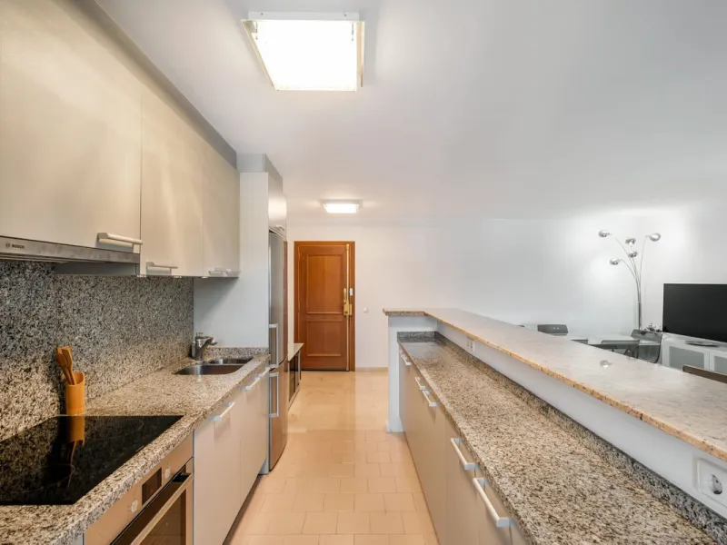 Apartment - Middle Floor Apartment в продаже в Marbella, Málaga. В доме 2 спален и 2 ванных комнат. Площадь дома 107 м²