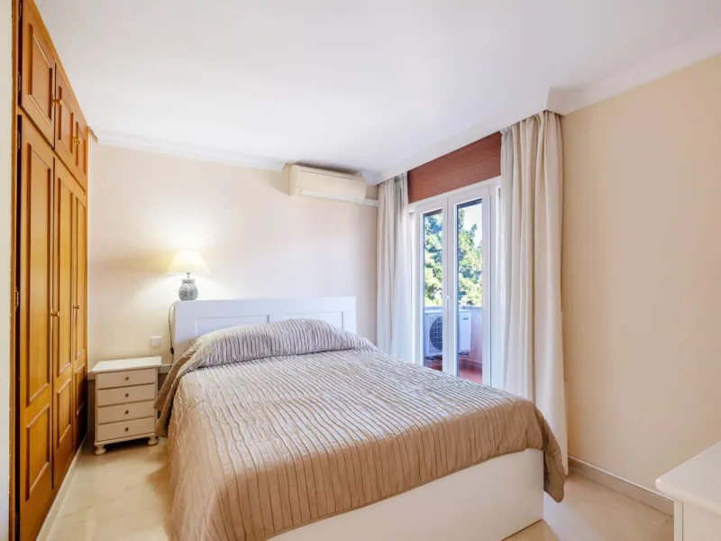 Apartment - Middle Floor Apartment в продаже в Marbella, Málaga. В доме 2 спален и 2 ванных комнат. Площадь дома 107 м²