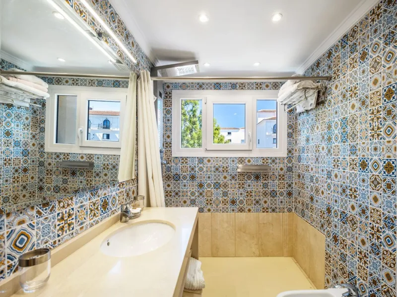 Apartment - Middle Floor Apartment в продаже в Marbella, Málaga. В доме 2 спален и 2 ванных комнат. Площадь дома 107 м²