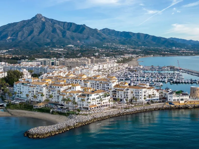 Apartment - Middle Floor Apartment в продаже в Marbella, Málaga. В доме 2 спален и 2 ванных комнат. Площадь дома 107 м²
