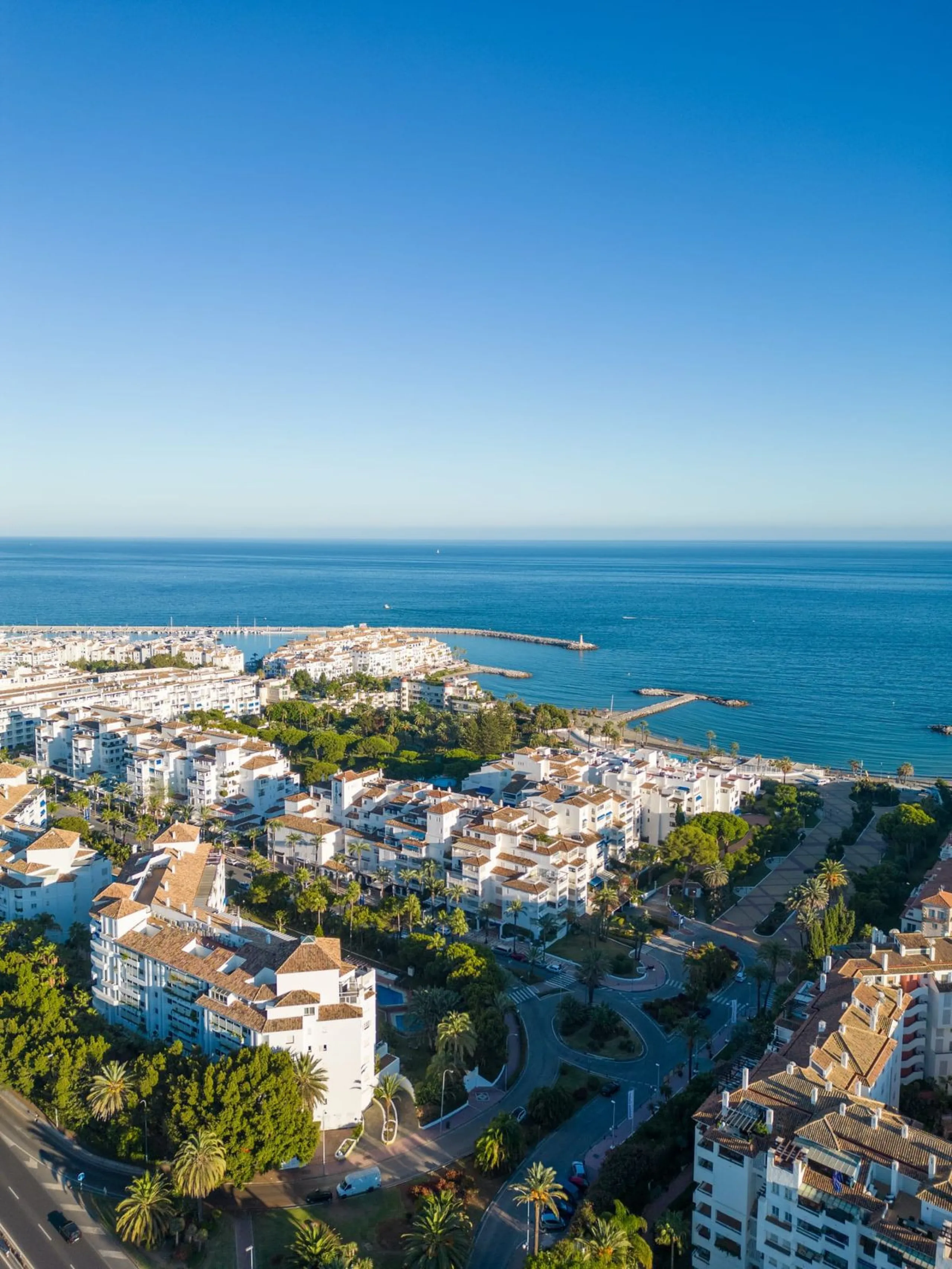 Apartment - Middle Floor Apartment в продаже в Marbella, Málaga. В доме 2 спален и 2 ванных комнат. Площадь дома 107 м²