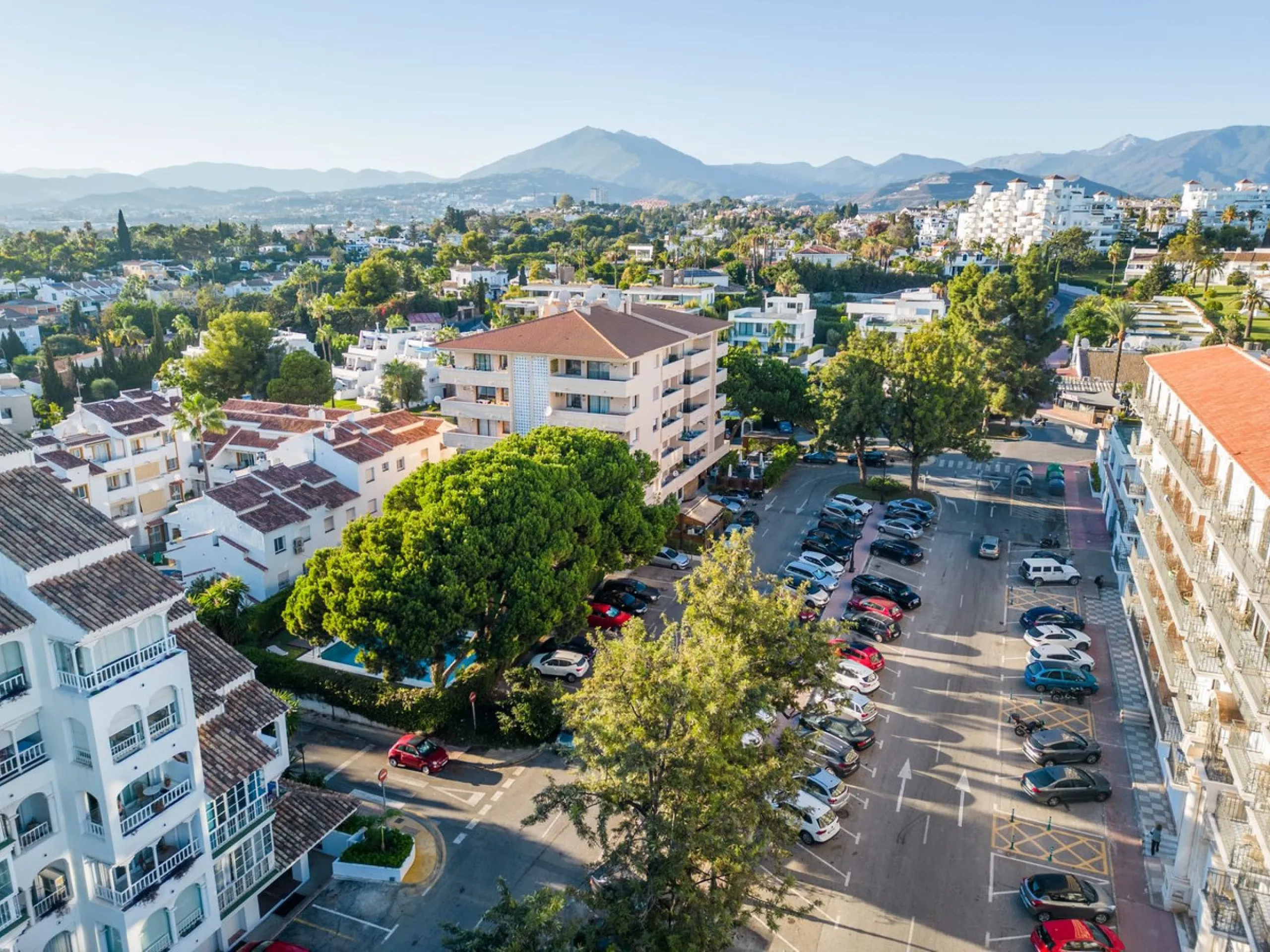 Apartment - Middle Floor Apartment в продаже в Marbella, Málaga. В доме 2 спален и 2 ванных комнат. Площадь дома 107 м²