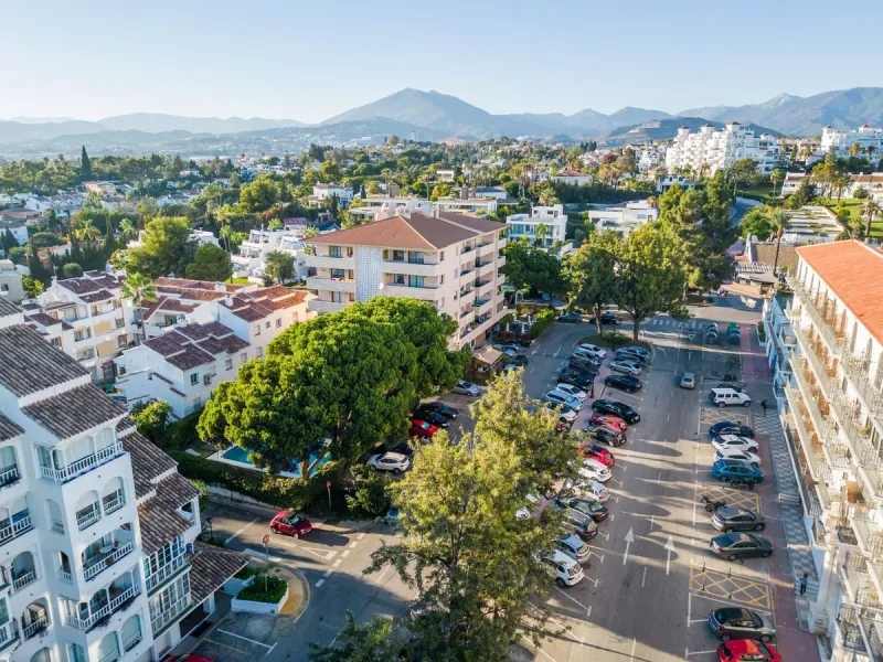 Apartment - Middle Floor Apartment в продаже в Marbella, Málaga. В доме 2 спален и 2 ванных комнат. Площадь дома 107 м²