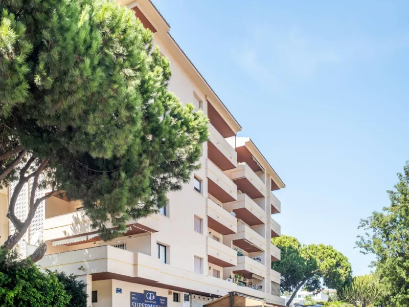 Apartment - Middle Floor Apartment в продаже в Marbella, Málaga. В доме 2 спален и 2 ванных комнат. Площадь дома 107 м²