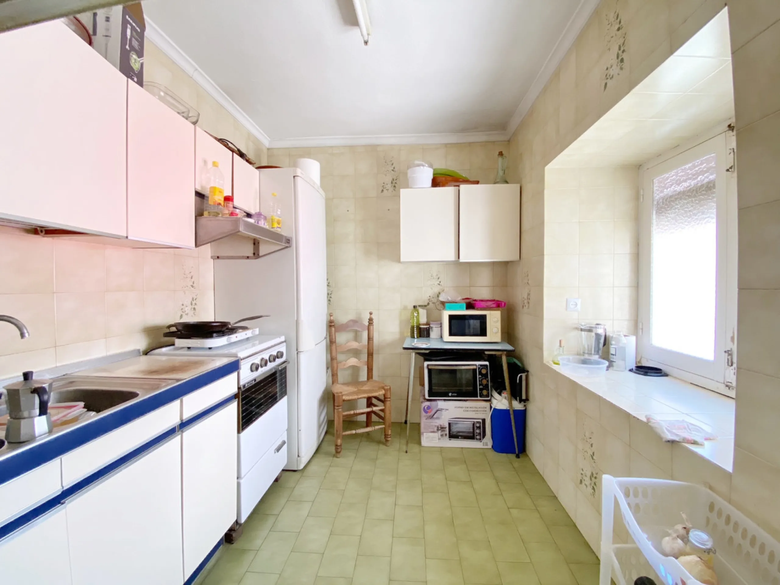 House located in the old town of Marbella composed of two floors, attic plus a large solarium terrace and beautiful views around the old town.