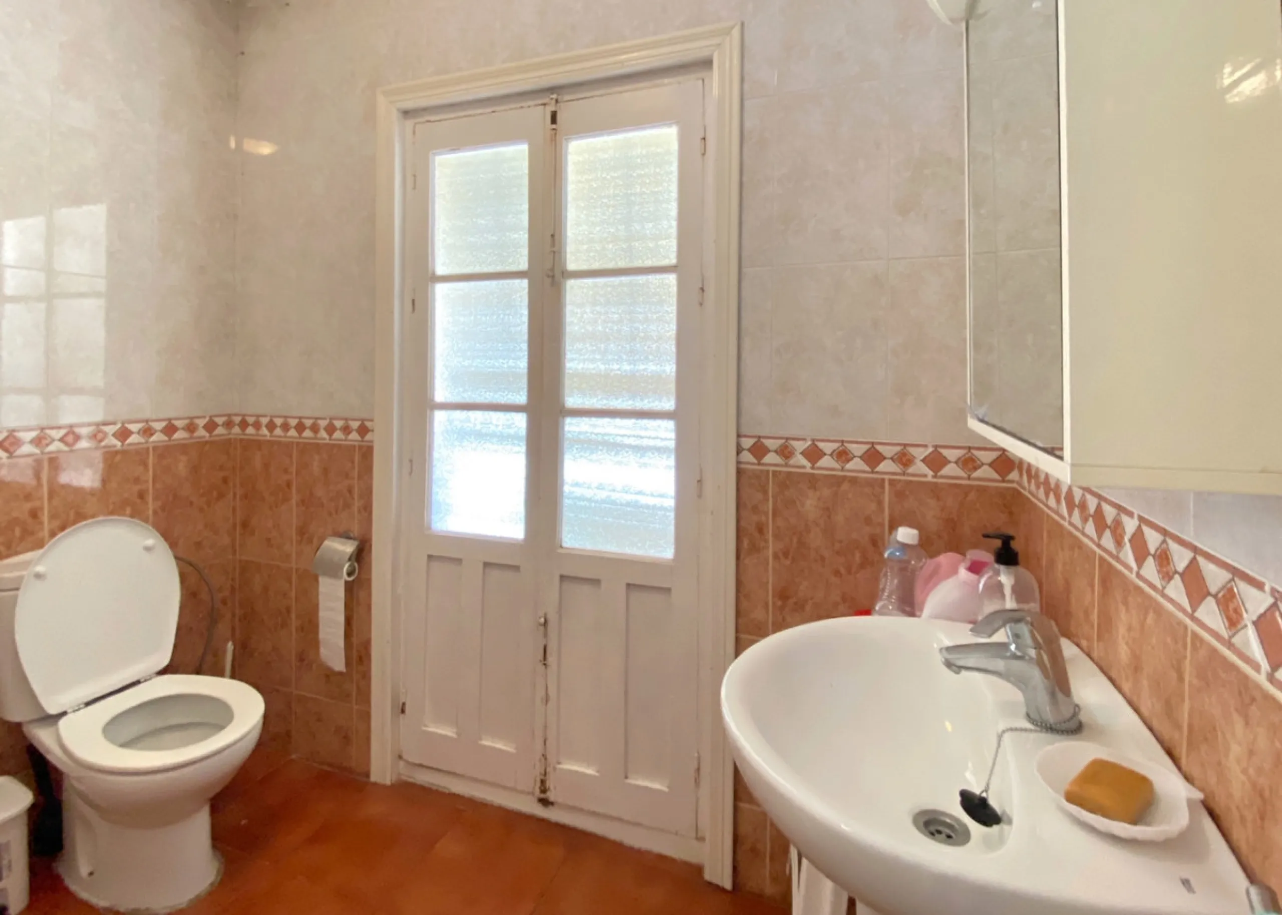 House located in the old town of Marbella composed of two floors, attic plus a large solarium terrace and beautiful views around the old town.