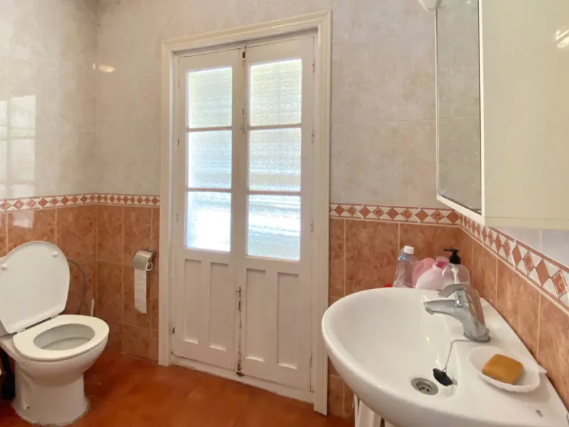 House located in the old town of Marbella composed of two floors, attic plus a large solarium terrace and beautiful views around the old town.
