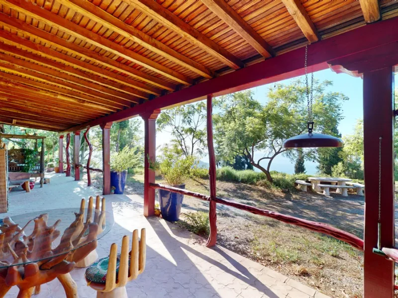 Between the Sierra de Almijara and the Mediterranean Sea lies this spectacular ecological finca of 4 hectares, bordering the natural park Maro-Cerro Gorde, which provides a haven of tranquillity and enormous privacy. The property has a plot of 35.955 squa