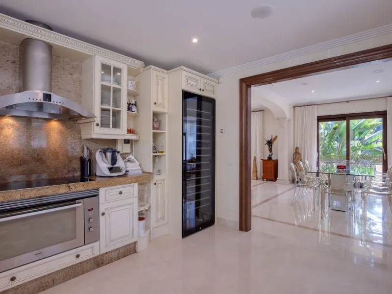 The transition from an apartment to a house, or from a bustling city to a residential area, is something many of us have experienced at some point in our lives. You might be one of these individuals, or perhaps you're coming from another home near a golf 
