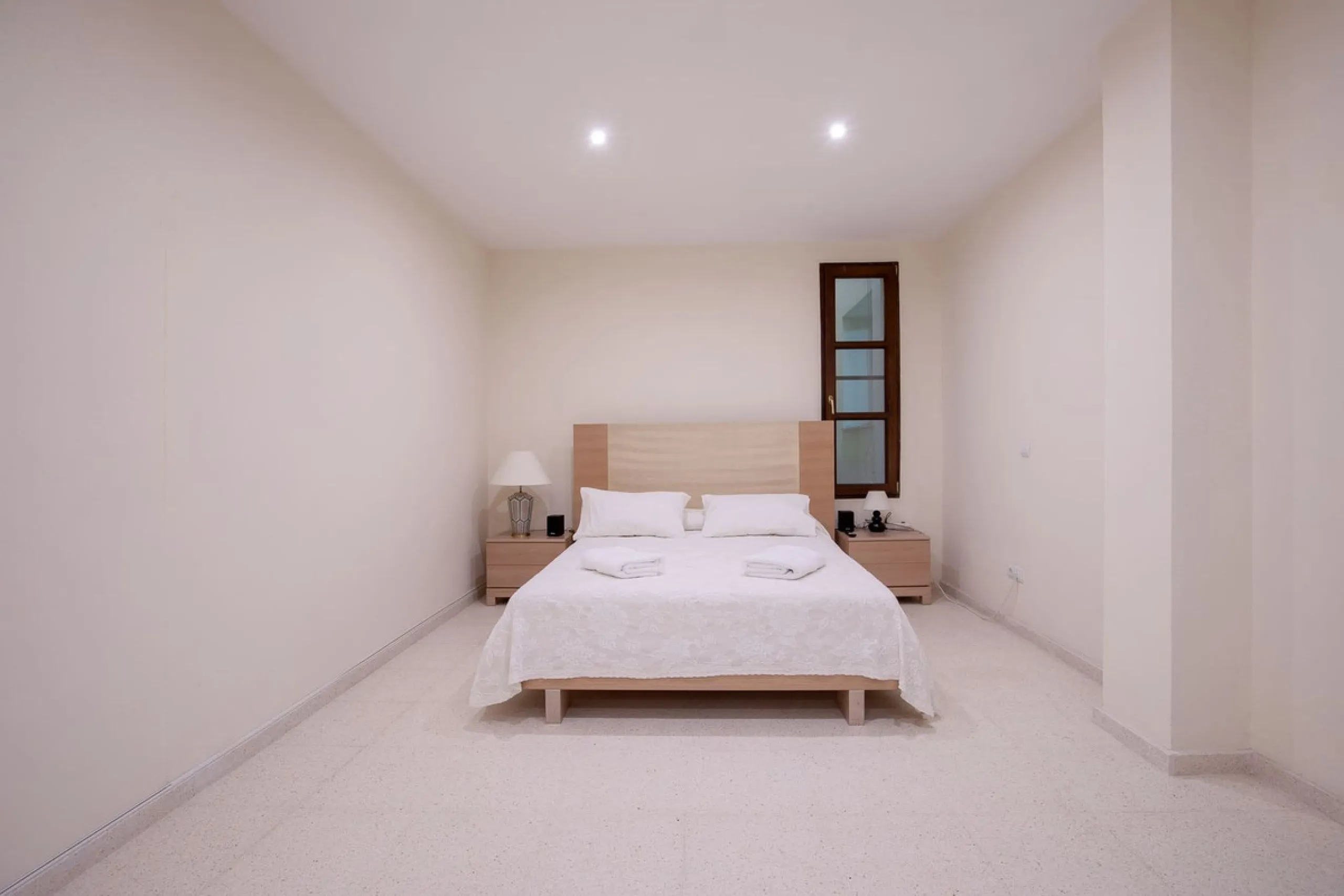 The transition from an apartment to a house, or from a bustling city to a residential area, is something many of us have experienced at some point in our lives. You might be one of these individuals, or perhaps you're coming from another home near a golf 