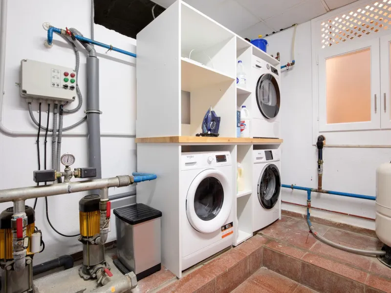 The transition from an apartment to a house, or from a bustling city to a residential area, is something many of us have experienced at some point in our lives. You might be one of these individuals, or perhaps you're coming from another home near a golf 