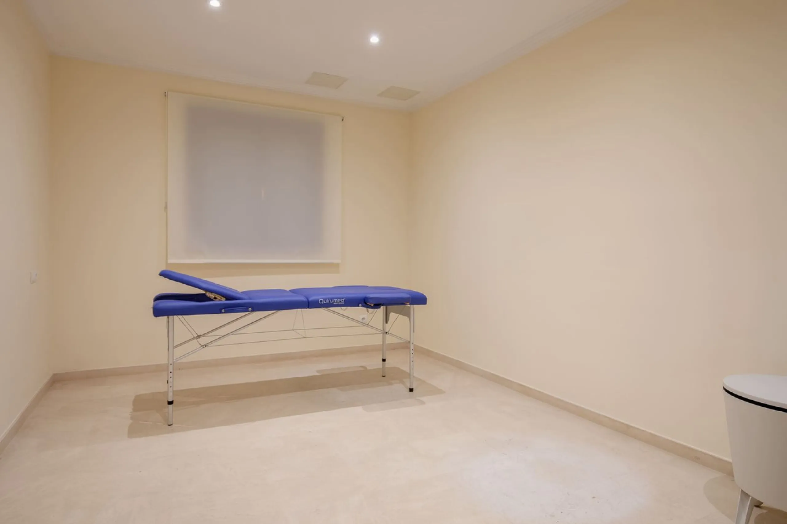 The transition from an apartment to a house, or from a bustling city to a residential area, is something many of us have experienced at some point in our lives. You might be one of these individuals, or perhaps you're coming from another home near a golf 