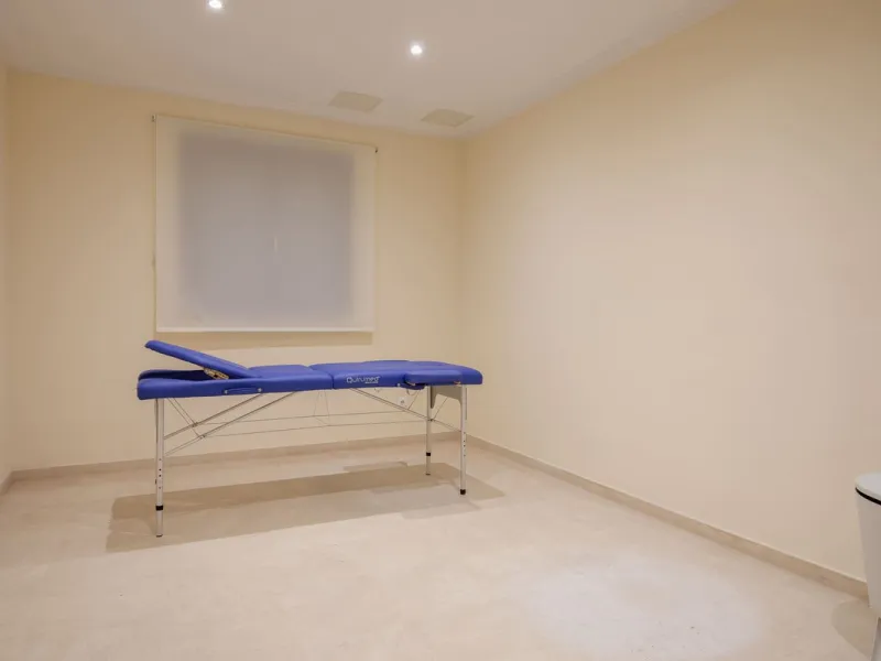 The transition from an apartment to a house, or from a bustling city to a residential area, is something many of us have experienced at some point in our lives. You might be one of these individuals, or perhaps you're coming from another home near a golf 